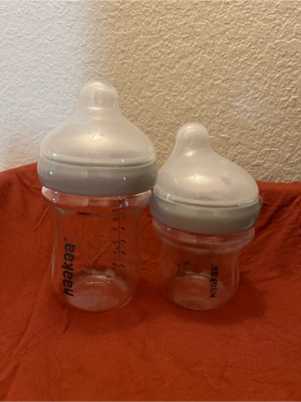 Pair of 2 Haakaa Gen. 3 anti-colic wide neck bottles—never used